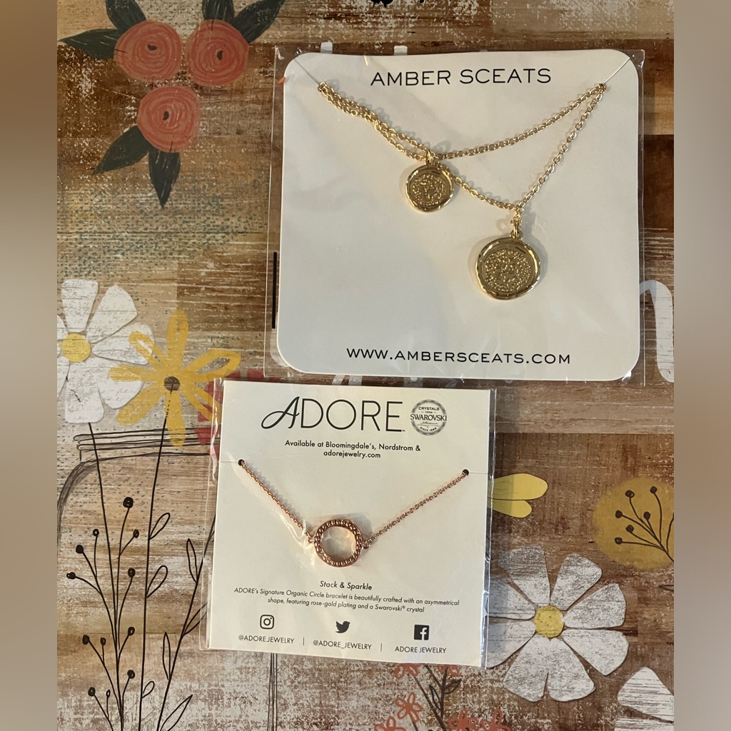Pretty Rose Gold And Gold Colored Necklaces With Swarovski Crystal 24$